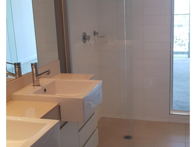 31504/9 Lawson Street, Southport QLD 4215