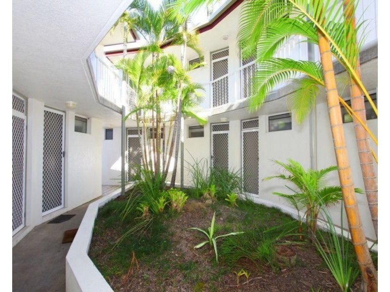 6/15 Weemala Street, Chevron Island QLD 4217