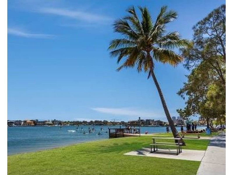 504/9 Norfolk Avenue, Surfers Paradise QLD 4217