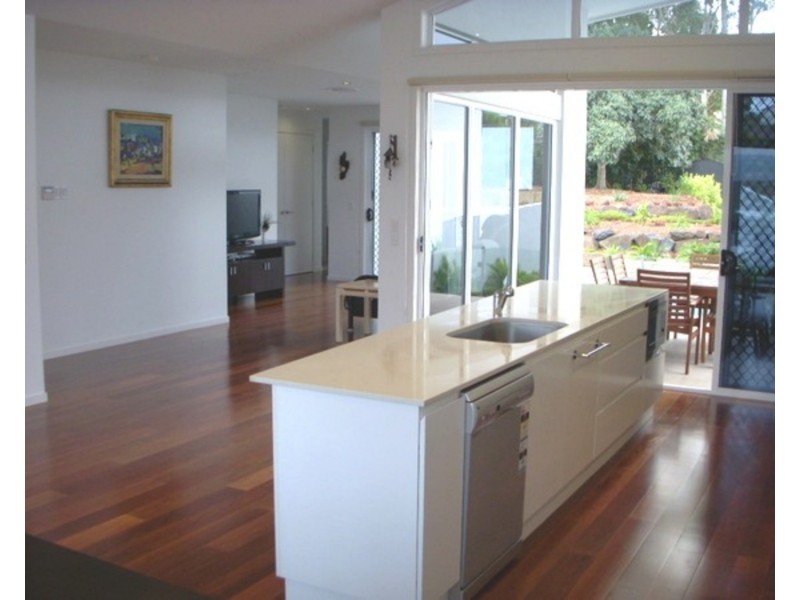 1008 Lakeview Terrace, Benowa QLD 4217