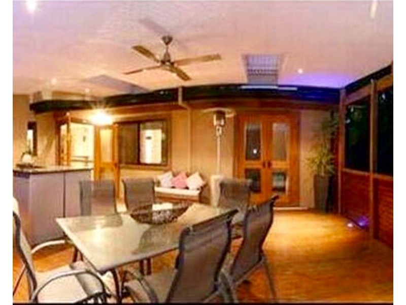 11 Kathleen Avenue, Southport QLD 4215