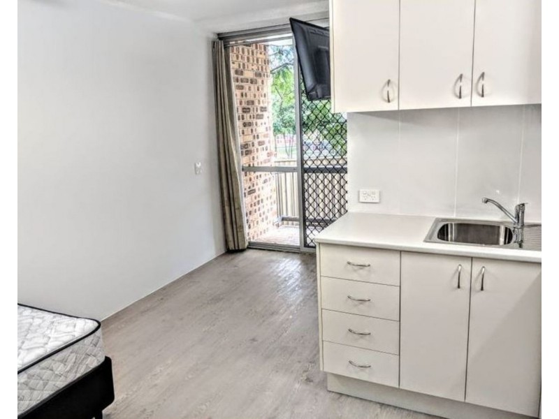 4/135 Nerang Street, Southport QLD 4215