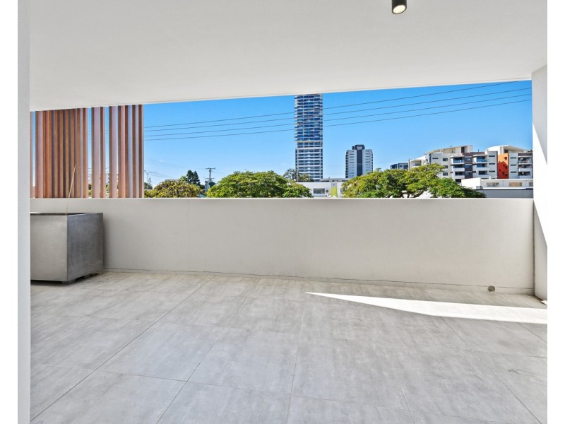 203/26 Gray Street, Southport QLD 4215