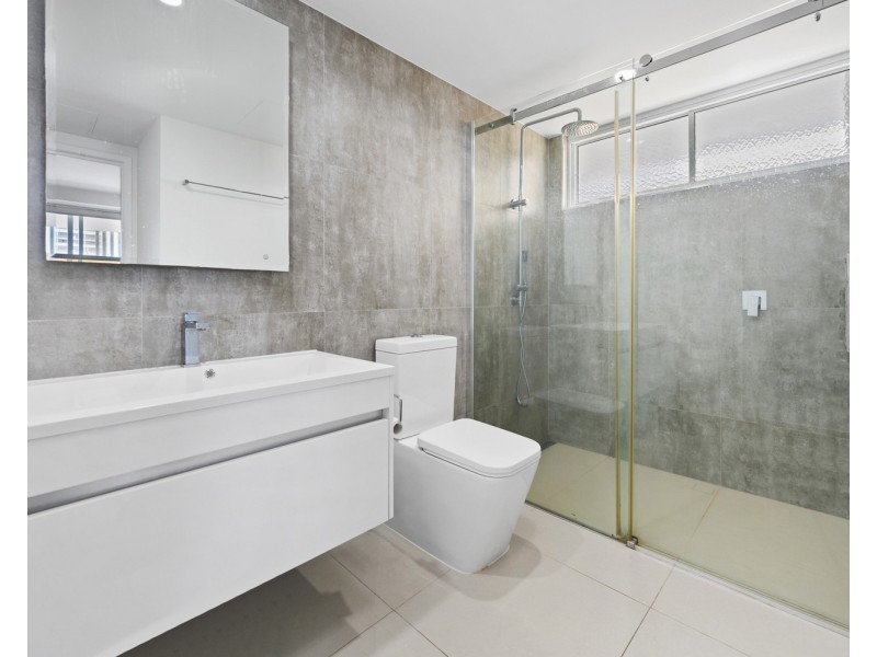 203/26 Gray Street, Southport QLD 4215