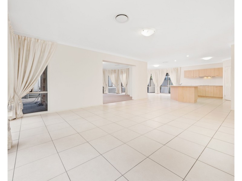 23 Banbrook Court, Molendinar QLD 4214