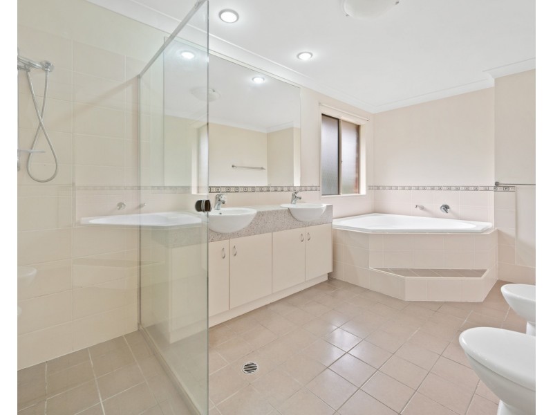 23 Banbrook Court, Molendinar QLD 4214