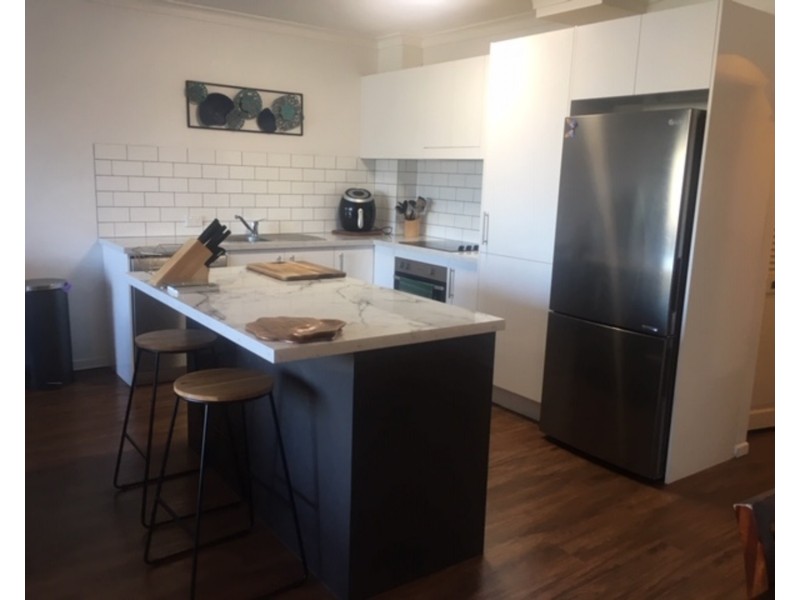 2/112 Stanhill Drive, Chevron Island QLD 4217