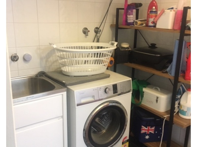 2/112 Stanhill Drive, Chevron Island QLD 4217