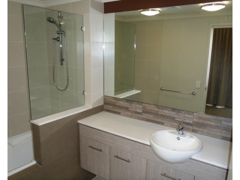 1/20 Lawson Street, Southport QLD 4215