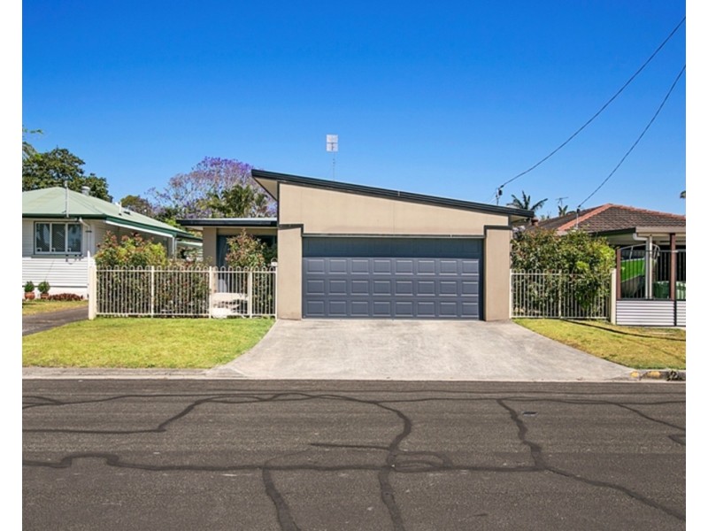 40 Ashgrove Avenue, Runaway Bay QLD 4216