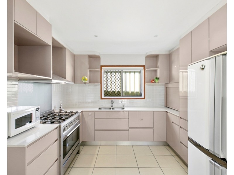 40 Ashgrove Avenue, Runaway Bay QLD 4216