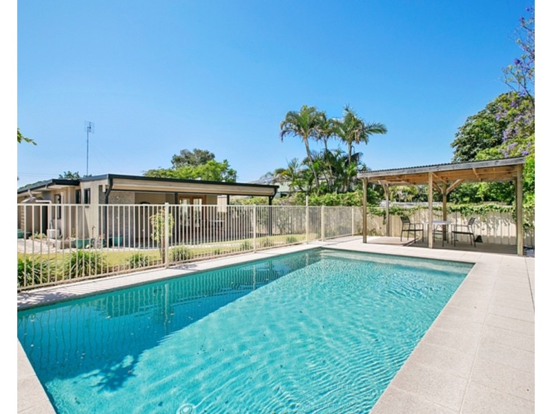 40 Ashgrove Avenue, Runaway Bay QLD 4216