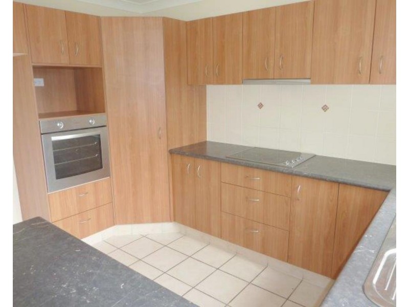 3 Golden Bear Drive, Arundel QLD 4214