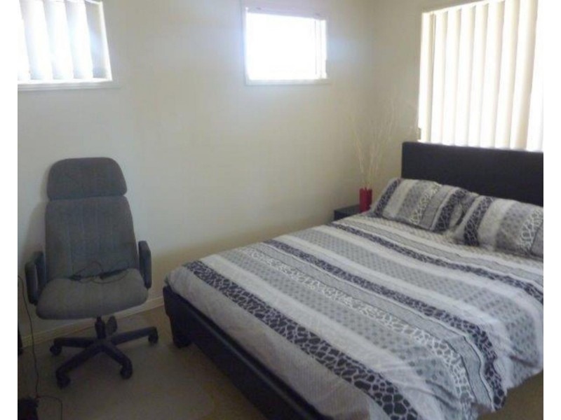 3 Golden Bear Drive, Arundel QLD 4214