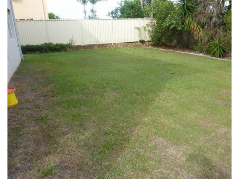 3 Golden Bear Drive, Arundel QLD 4214