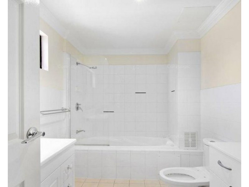 4/14 Little Norman Street, Southport QLD 4215