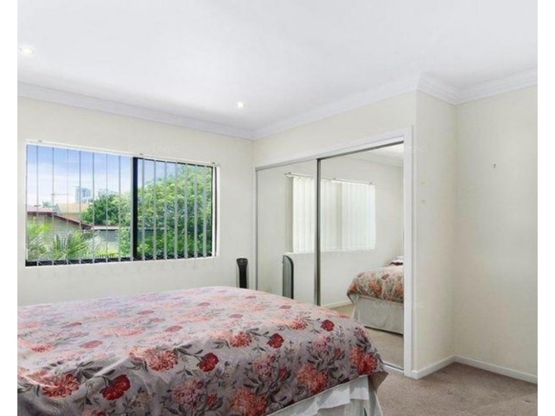 4/14 Little Norman Street, Southport QLD 4215