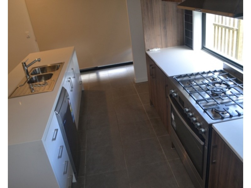 1 Jade Way, Helensvale QLD 4212