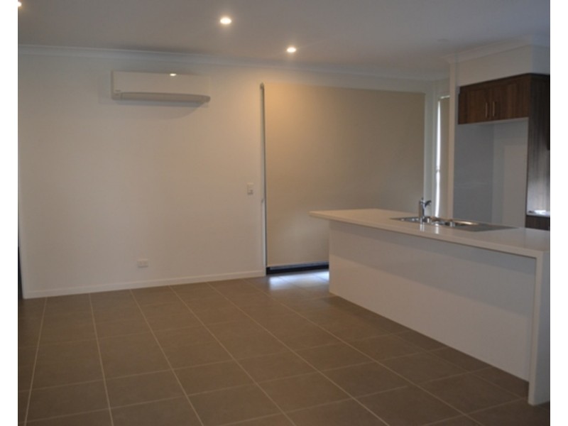 1 Jade Way, Helensvale QLD 4212