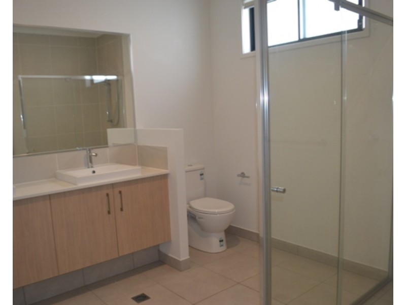 1 Jade Way, Helensvale QLD 4212