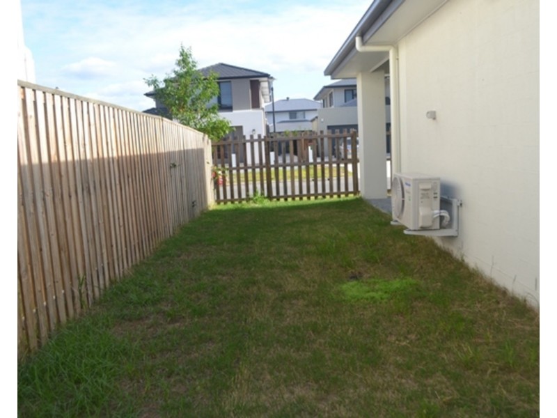 1 Jade Way, Helensvale QLD 4212