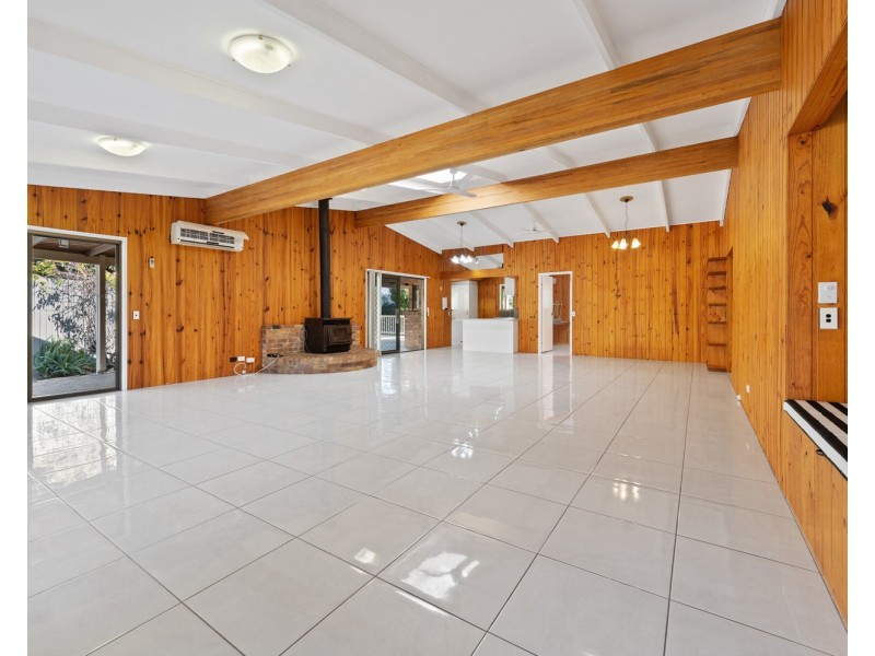 36 Theodore Place, Molendinar QLD 4214