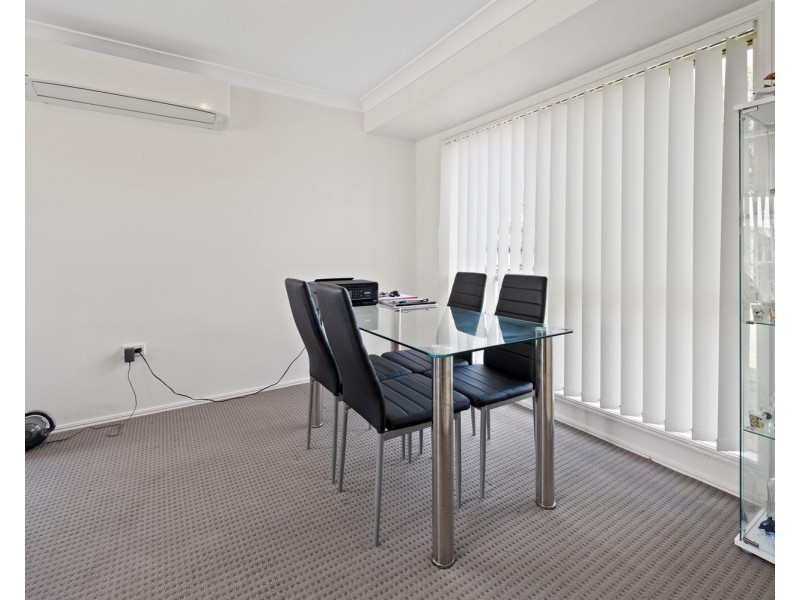 18 Chelmsford Place, Parkwood QLD 4214