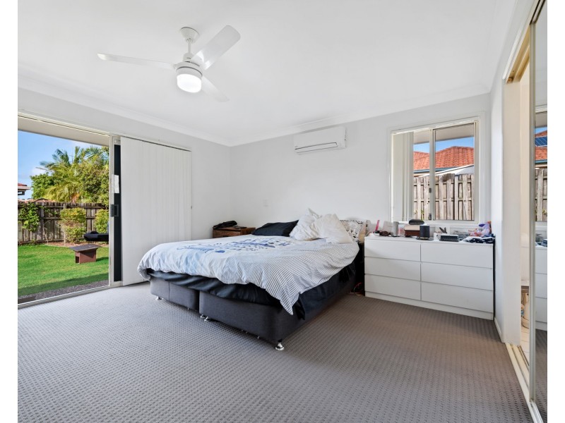 18 Chelmsford Place, Parkwood QLD 4214