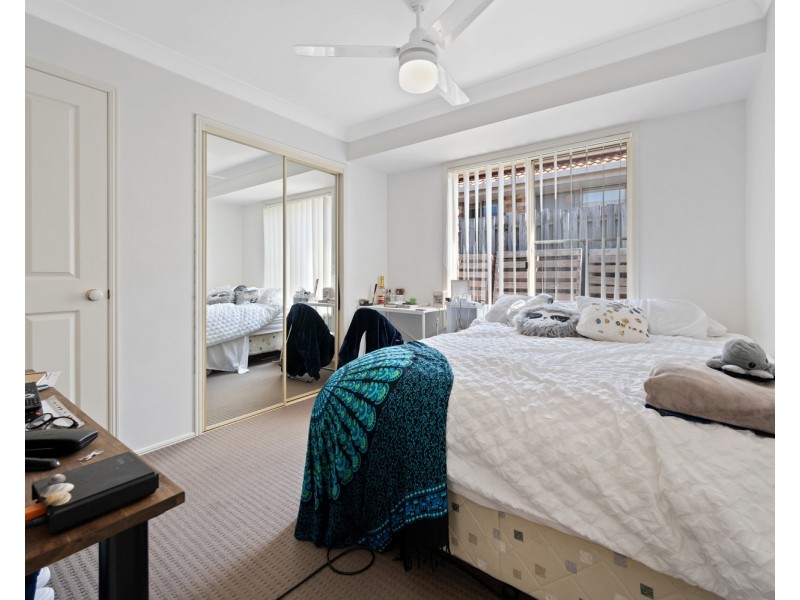 18 Chelmsford Place, Parkwood QLD 4214