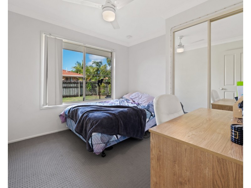 18 Chelmsford Place, Parkwood QLD 4214