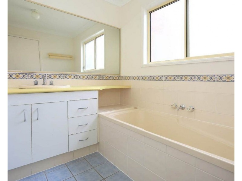 48 Gemini Circuit, Molendinar QLD 4214