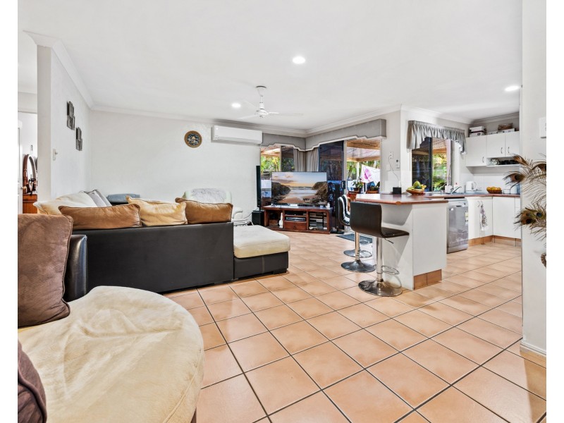 29 Tee Trees Boulevard, Arundel QLD 4214