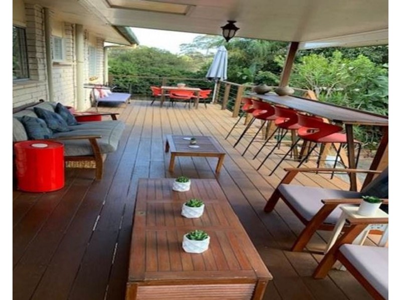 6 Eileen Avenue, Southport QLD 4215