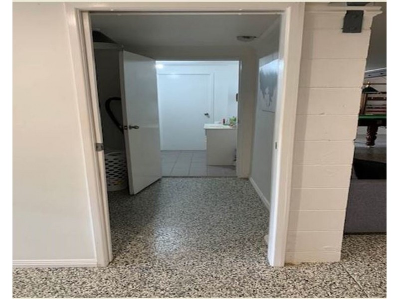 6 Eileen Avenue, Southport QLD 4215