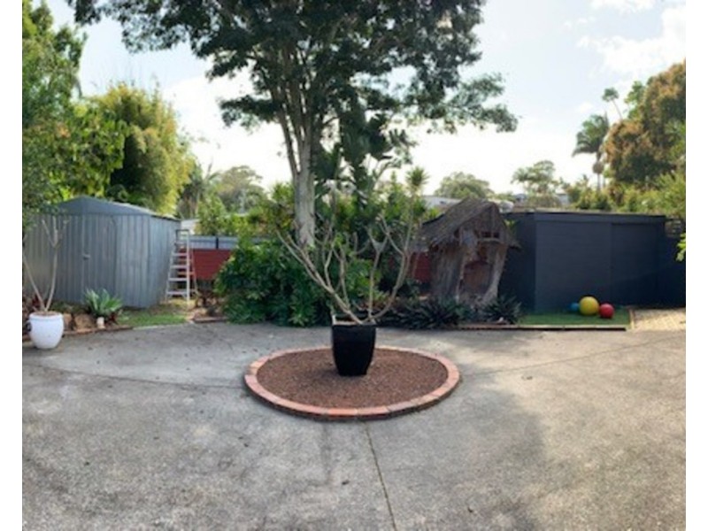 6 Eileen Avenue, Southport QLD 4215