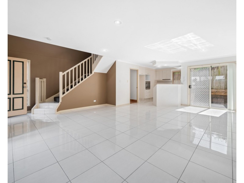 4/55 Eugaree Street, Southport QLD 4215