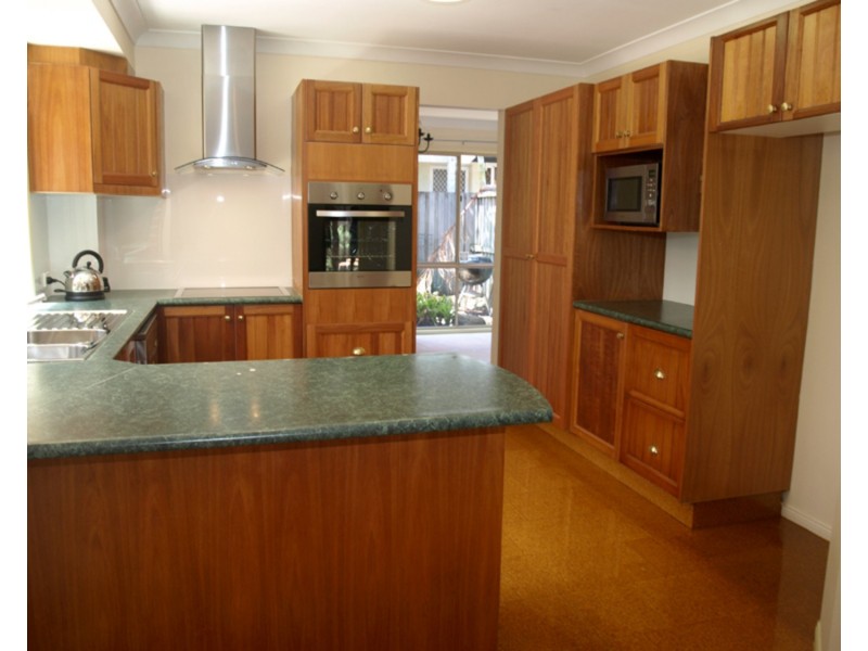 8 Greg Norman Crescent, Parkwood QLD 4214