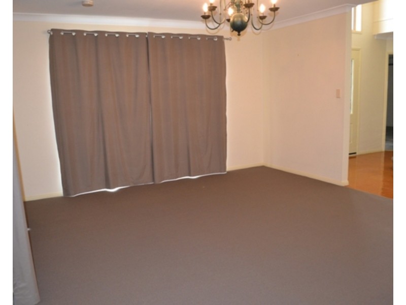 8 Greg Norman Crescent, Parkwood QLD 4214