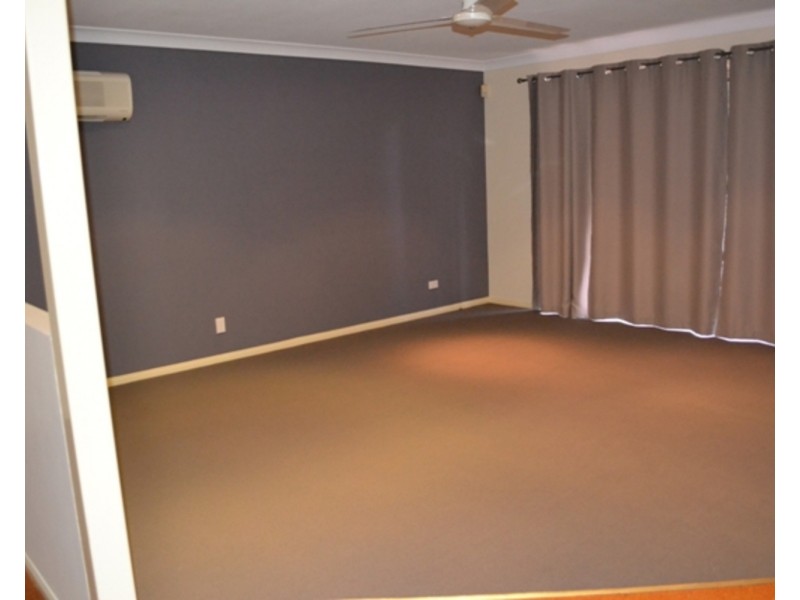 8 Greg Norman Crescent, Parkwood QLD 4214