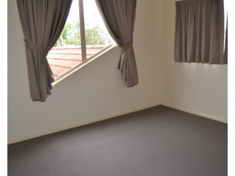 8 Greg Norman Crescent, Parkwood QLD 4214