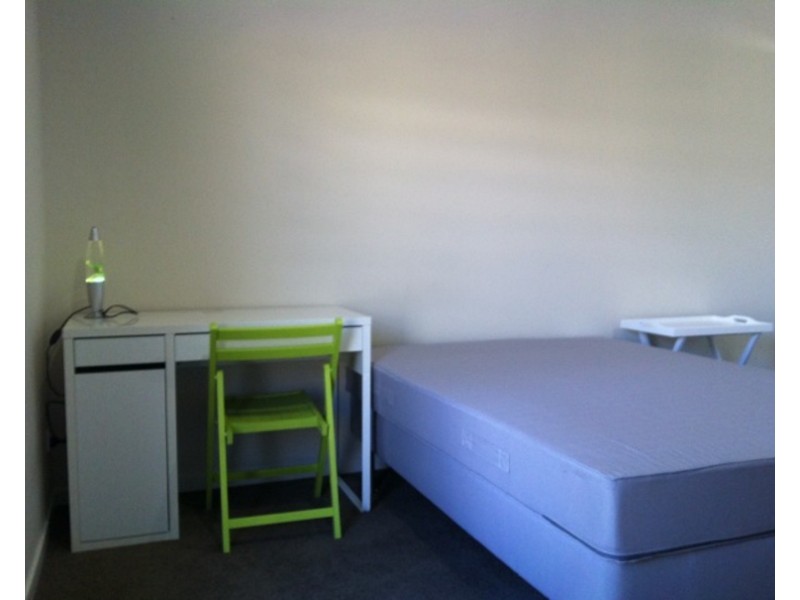 1/135 Falconer Street, Southport QLD 4215