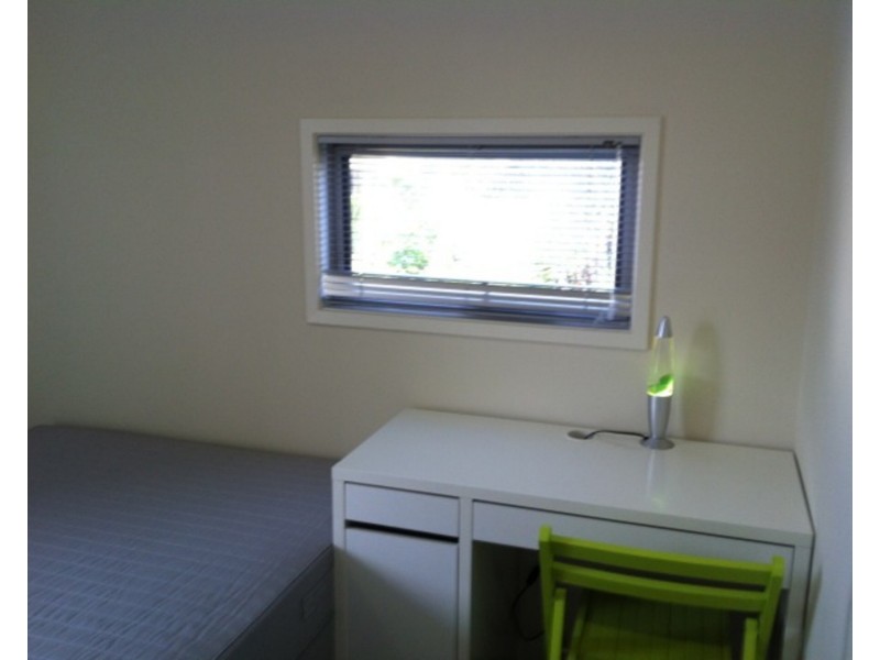 1/135 Falconer Street, Southport QLD 4215