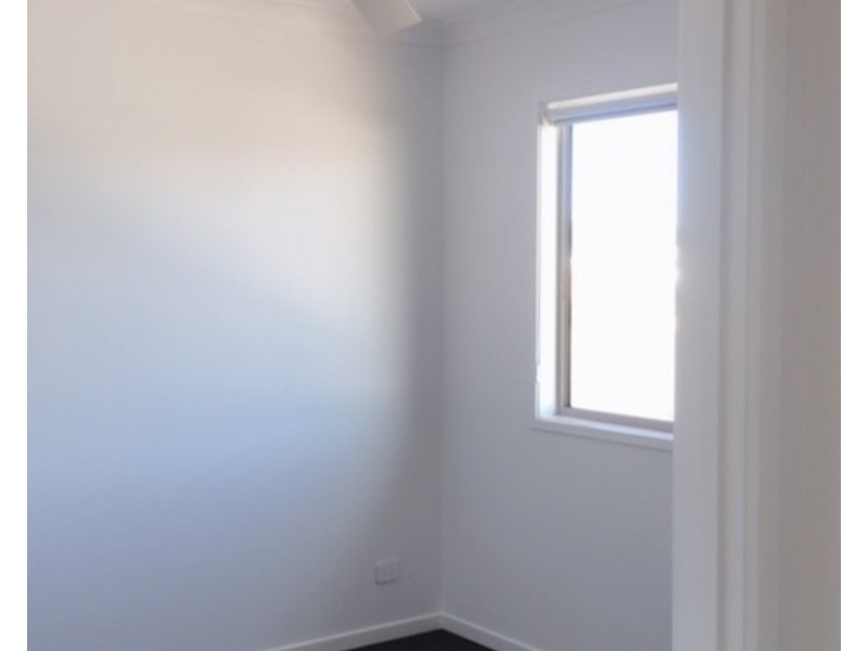 30 Arundel Springs Avenue, Arundel QLD 4214