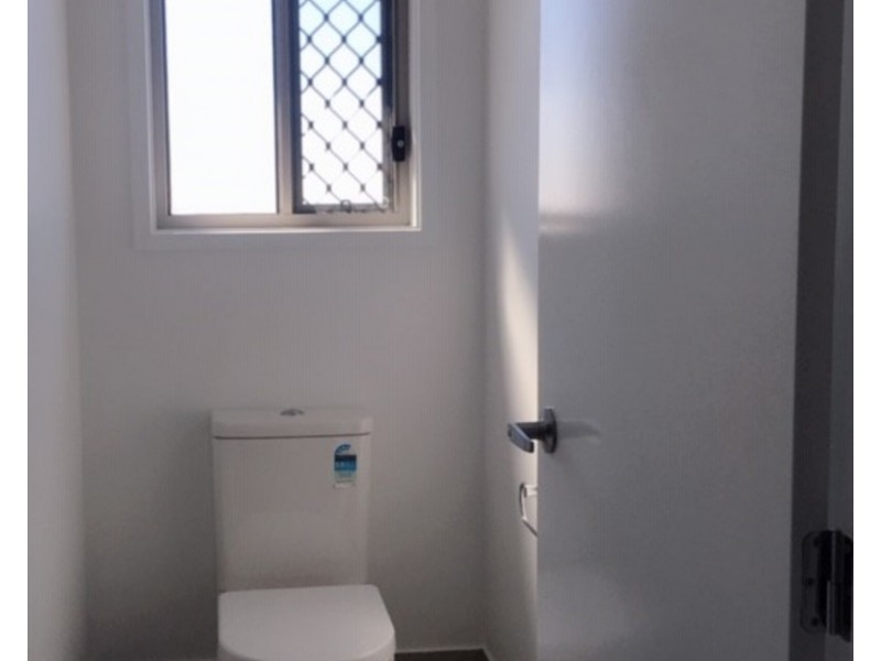 30 Arundel Springs Avenue, Arundel QLD 4214