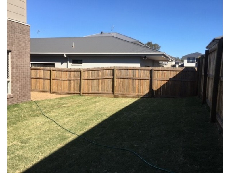 30 Arundel Springs Avenue, Arundel QLD 4214