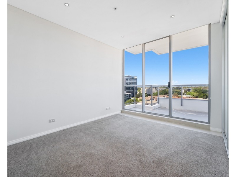 1114/3 Como Crescent, Southport QLD 4215