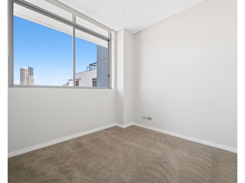 1114/3 Como Crescent, Southport QLD 4215