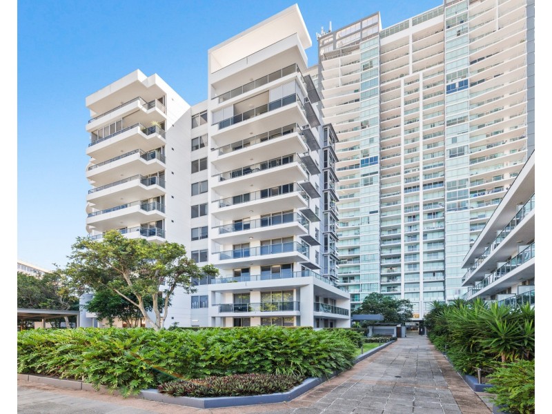 1114/3 Como Crescent, Southport QLD 4215