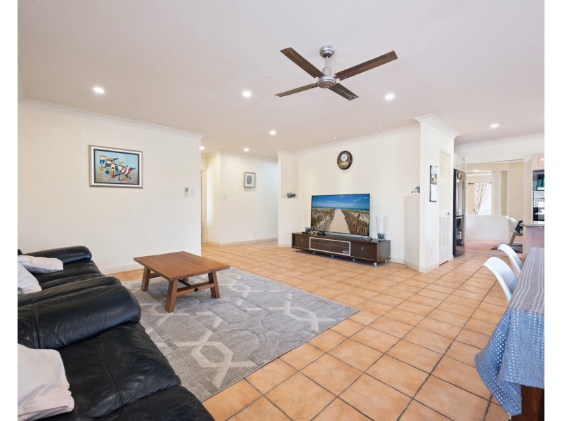 12 Arun Drive, Arundel QLD 4214