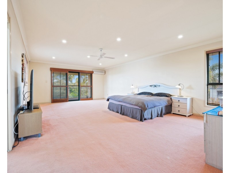 12 Arun Drive, Arundel QLD 4214